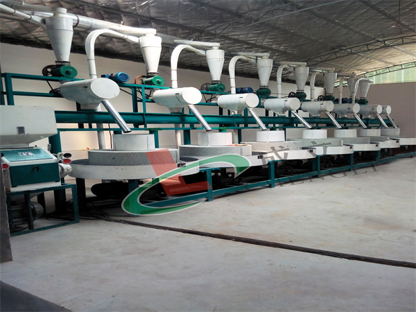 長垣4+2石磨面粉設(shè)備生產(chǎn)線 長垣4+2石磨面粉設(shè)備生產(chǎn)線